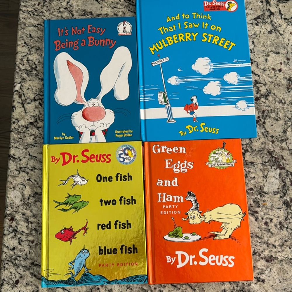 Dr. Seuss books hard back books(4)